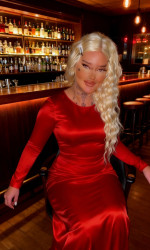 Suffolk Escorts - Hollie English Suffolk Escort