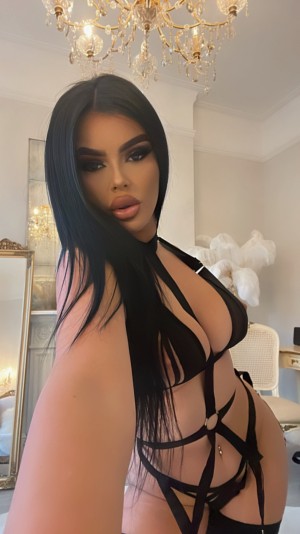 London Escorts - Sierra British London Escort