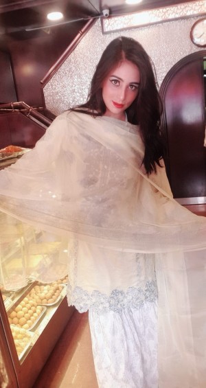 Dubai Escorts - Ritika Garg Indian Dubai Escort