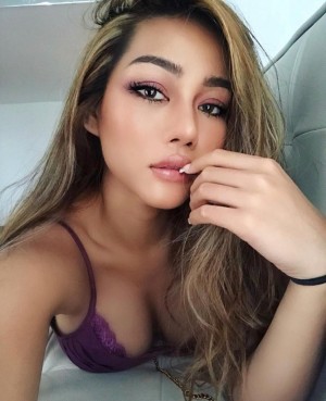 Dubai Escorts - Nisha Pakistan Dubai Escort