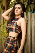 Dubai Escorts - Haniya Pakistani Dubai Escort
