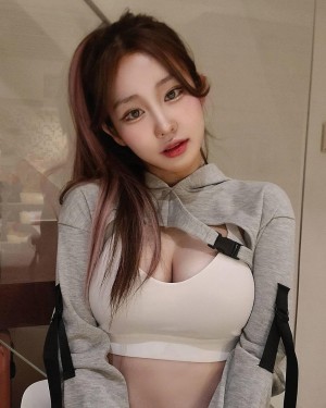 Kuala Lumpur Escorts - Zena Taiwanese Kuala Lumpur Escort